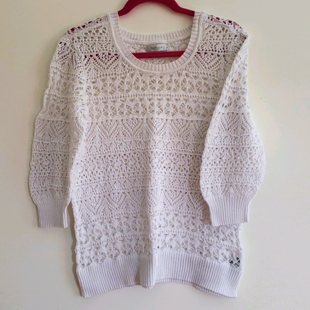 Van Heusen knitted sweater.